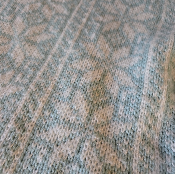 Fabe Cozy Turtleneck Sweater - Picture 4 of 5